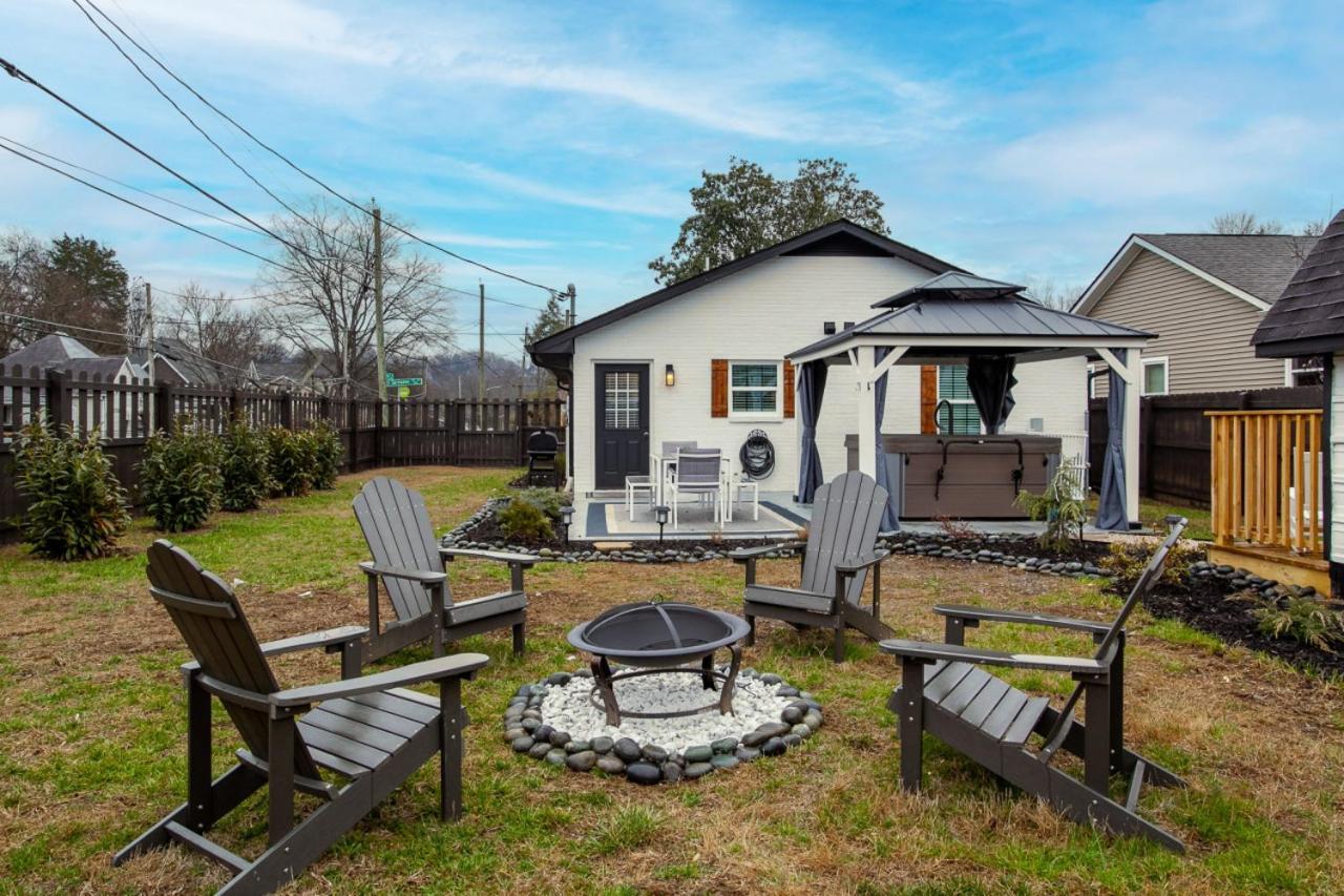 Blue Valley Inn - Hot Tub & Spacious Play Area! Knoxville Esterno foto